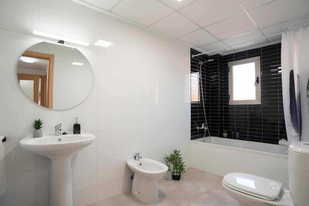 Nuevo Y Moderno Apartamento Con Aire Acondicionado - El Cid 4 Бурріана Екстер'єр фото